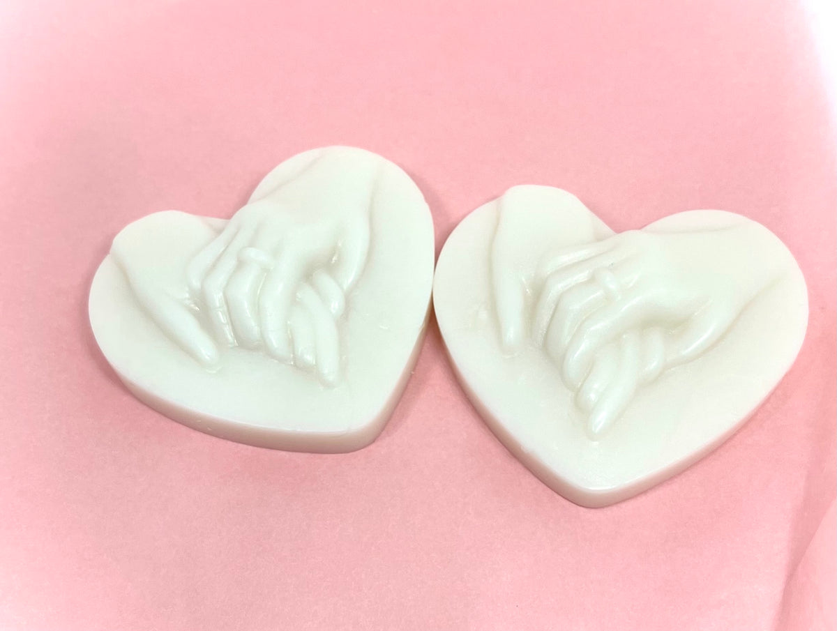 Fondants parfumés Lien du Cœur forme cœur mains entrelacées cadeau mariage