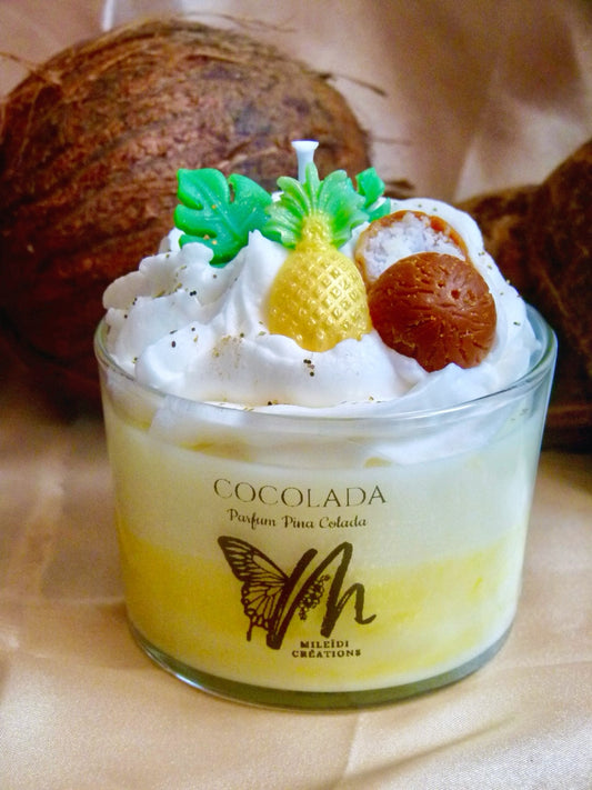 Bougie artisanale Cocolada parfum coco ananas avec ananas doré et noix de coco