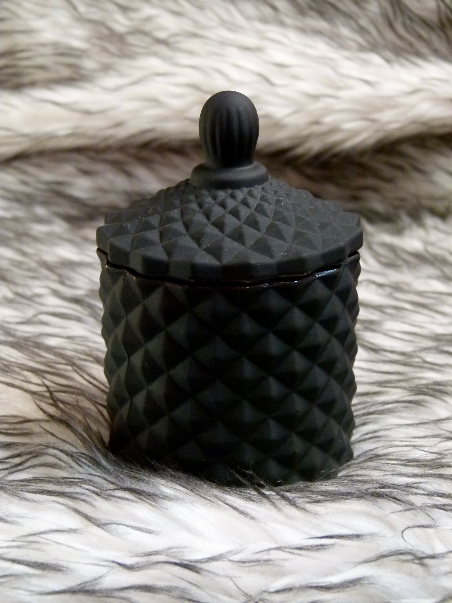 Vue bougie Éclat Précieux Nuit de Fête contenant noir facetté décor festif