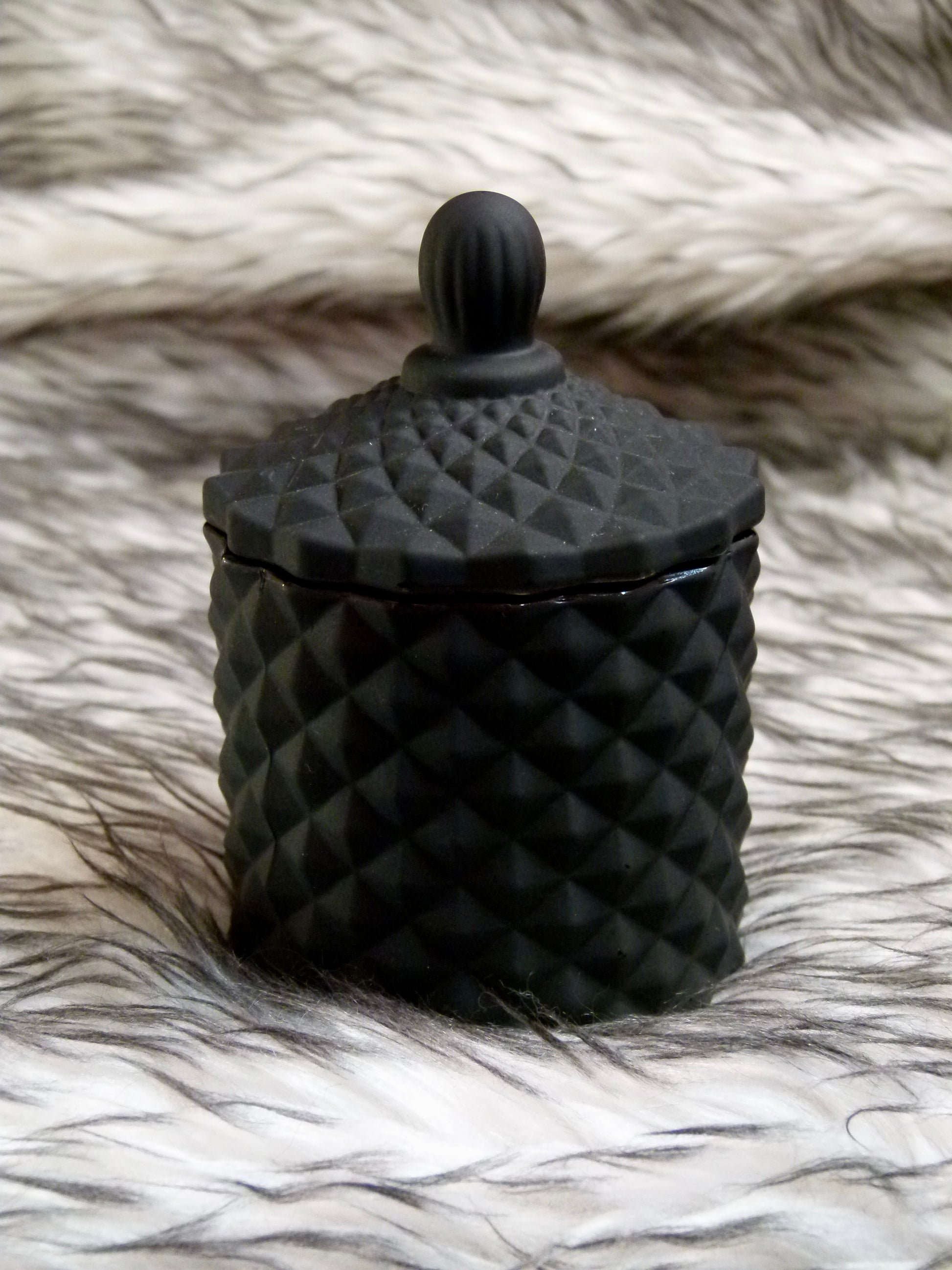 Vue bougie Éclat Précieux Nuit de Fête contenant noir facetté décor festif