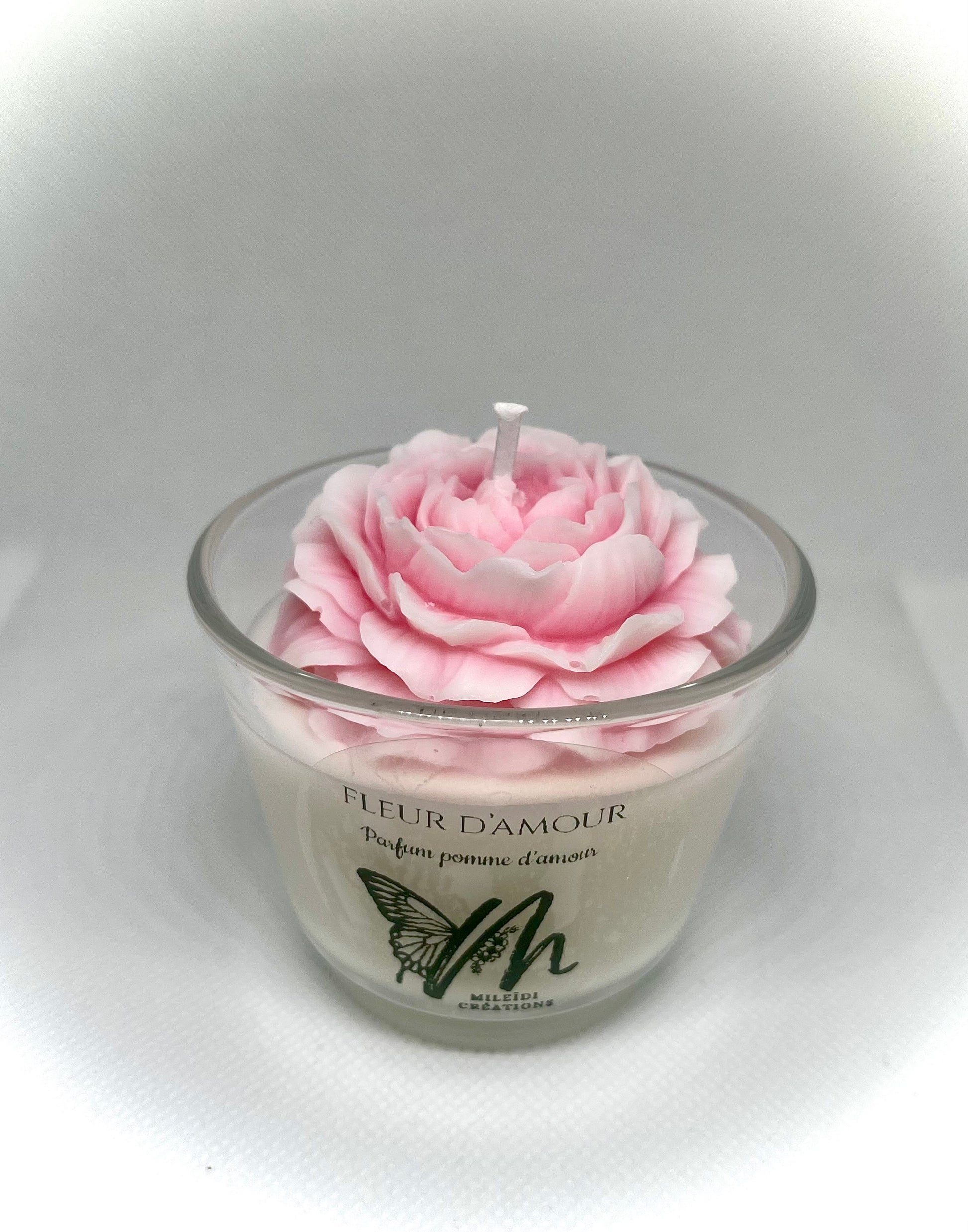 Bougie artisanale Fleur d'Amour forme florale romantique parfum pomme d'amour